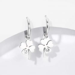 boucles d'oreilles cloud pendantes couleur argent trèfle