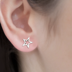 clous d'oreilles argentées étoile