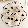 chouchou beige en voile à coeurs noirs