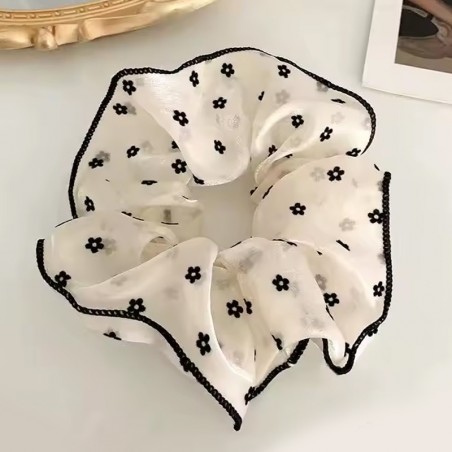 scrunchie transparent blanc cassé à fleurs noires