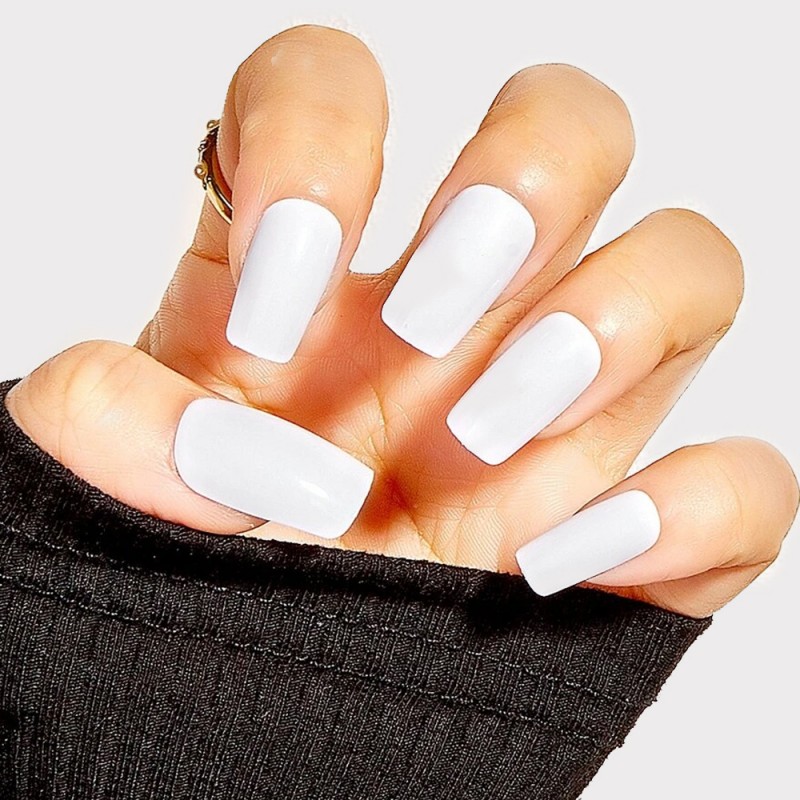 faux ongles blancs
